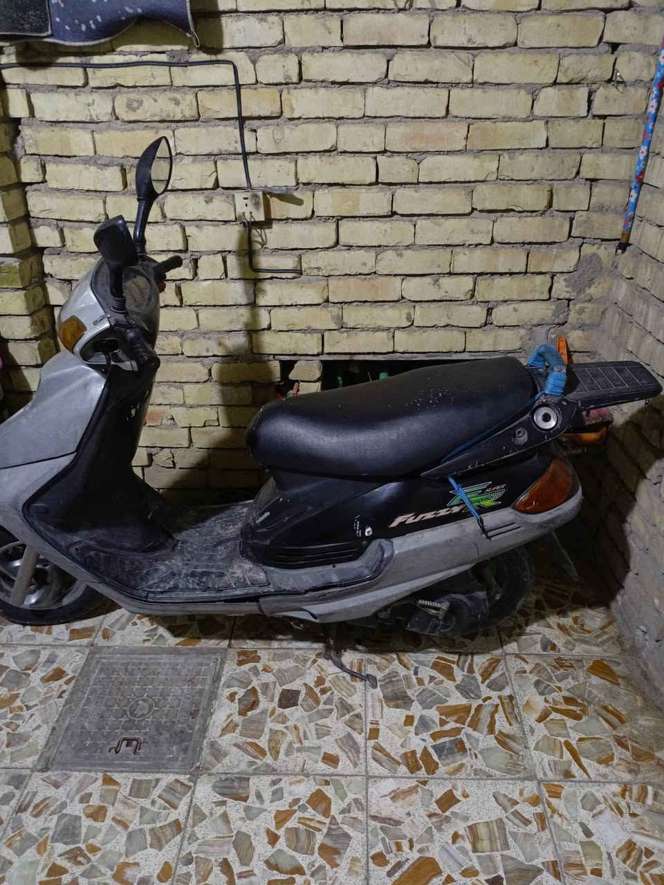 السلام عليكم دراجه فضاءي ياباني للبيع محرك ما مفتوح بس الكفرات تجاريه السعر 500 وبيها مجال للطيبين المكان بغداد مدينة الصدر *********** واتساب
