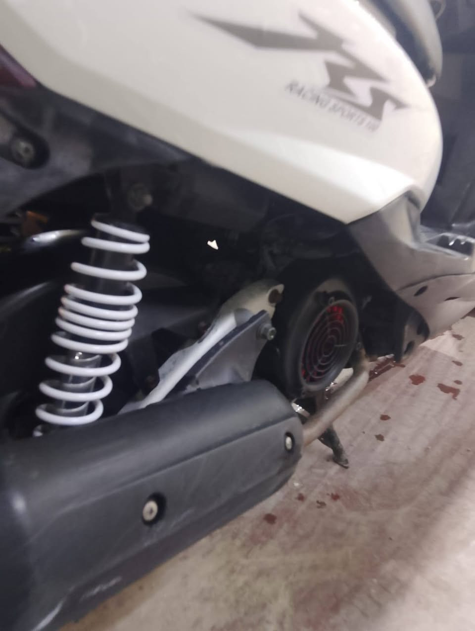 ماكس ثعلب للبيع دراجه كفاله عامه اي نقص ما بيه سعر 550 مكاني بغداد لعبيدي ***********
