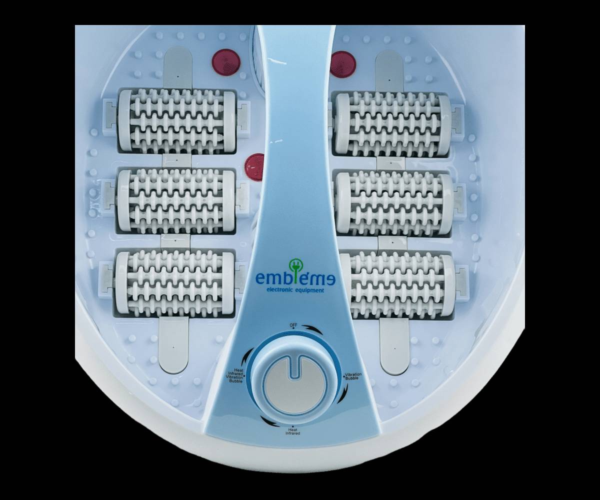 جهاز جاكوزي للقدمين الحراري من امبليوم

يعمل على تسخين الماء إلى 45 درجة مئوية والحفاظ على الدفئ

6 رولات للتدليك في الأسفل

ثلاث انظمة تشغيل

1 فقاعة واهتزاز

2 دافئ - بالأشعة تحت الحمراء

3 الإيقاف، فقاعة واهتزاز، دافئ - بالأشعة تحت الحمراء

قاعدة مطاطية لضمان تثبيت المنتج بشكل أفضل على الأرض

سعة الماء: 7 لتر

عمق الجهاز: 13 سم

موديل: EM-FM2

الطاقة: 450 واط

طول سلك الكهرباء: 180 سم

أبعاد الغلاف: الارتفاع: 43 سم الطول: 26 سم العرض: 36 سم

أبعاد المنتج: الارتفاع: 15 سم الطول: 42 سم العرض: 36 سم

ضمان لمدة سنة من تاريخ الشرا:

لم يتم ذكر المنشأ

الرقم 3 على الجهاز يجعل جميع خصائص الجهاز تعمل معًا

رولات المساج الموجودة في أرضية الجهاز لا تعمل مع الكهرباء