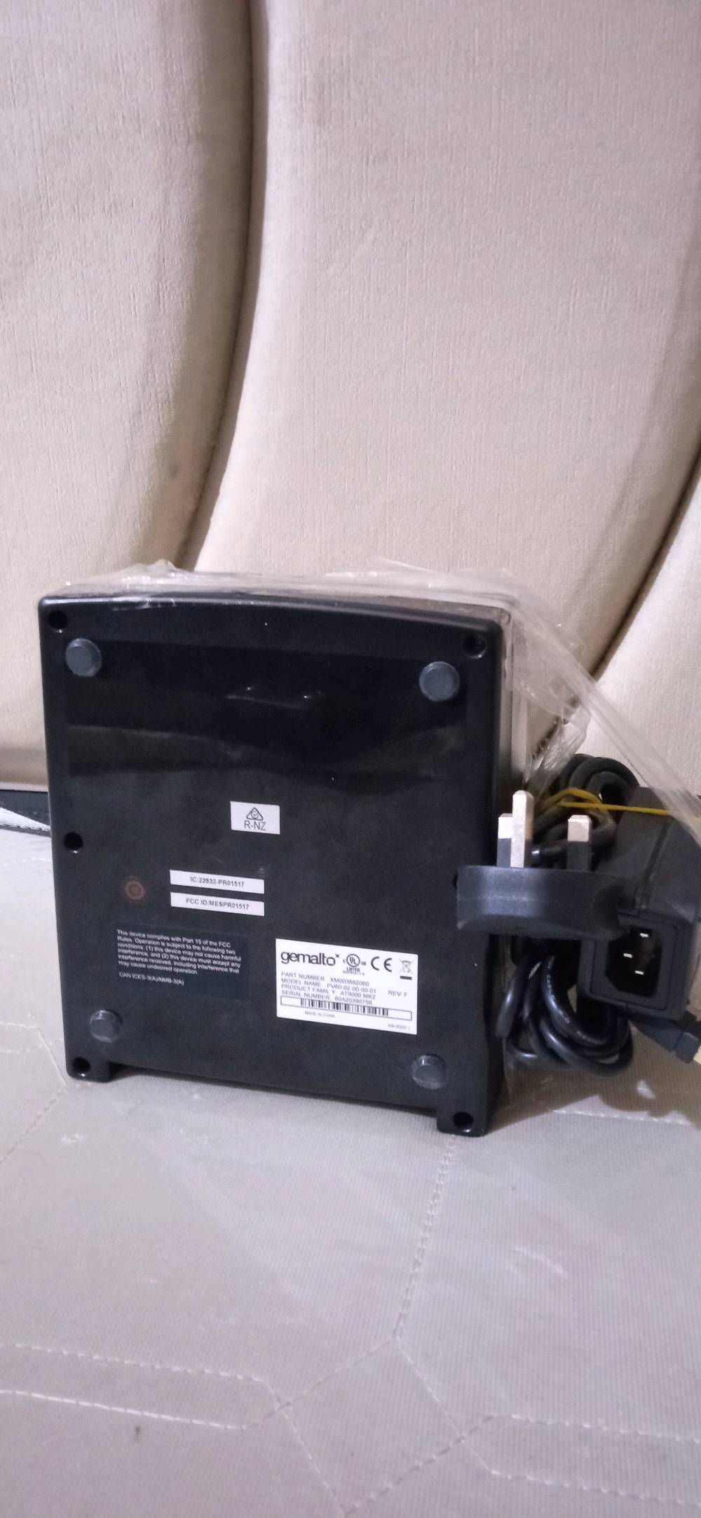 جهاز قارئ وثائق وجوازات سفر من طراز Gemalto AT9000MK2
مستعمل فترة قليلة جدا
للبيع