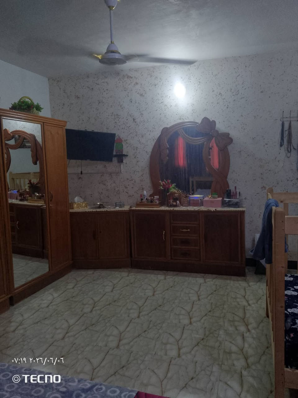 غرف مستعمله للبيع بغداد الدوره عرب جبور من ضمن الغرفه كنتور بابين اضافي
السعر 675
***********
