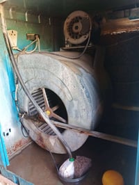 مبرده البيع نضيفه جدا  هيه والميز مسوي تفصال  الدوره بصحه الرقم 077132...