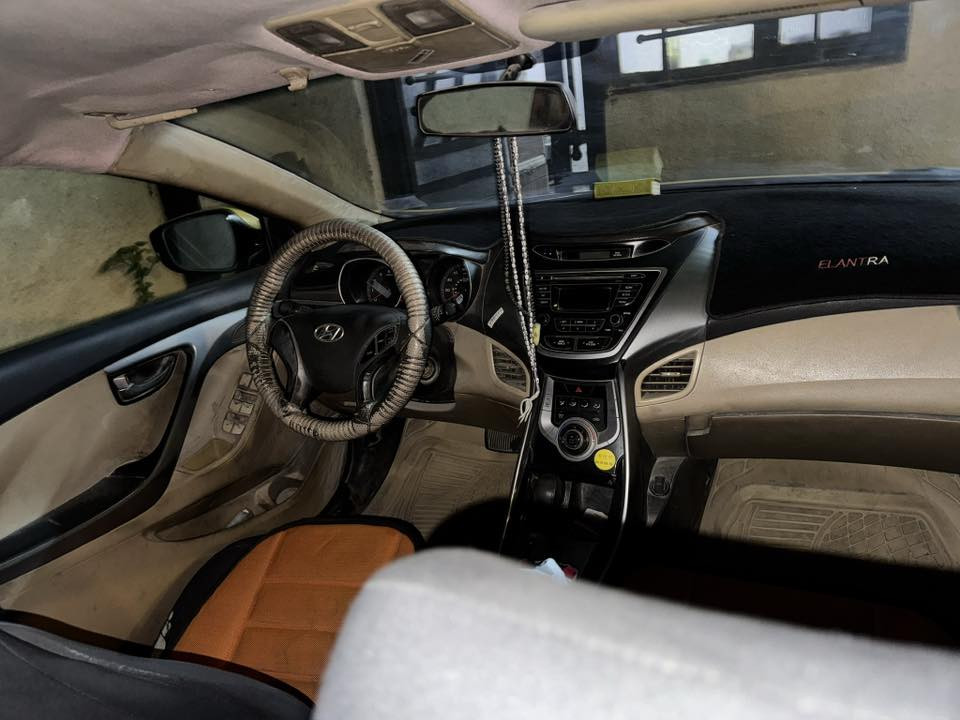 النترا ٢٠١٣ وارد امريكي حادثها جاملغ السايق بس

محافظين عليها ونظيفة 

محرك ١٨٠٠ رقم بغداد وتحويل مباشر باسم صاحب السيارة

مكانها الدورة

صاحب السيارة ***********
