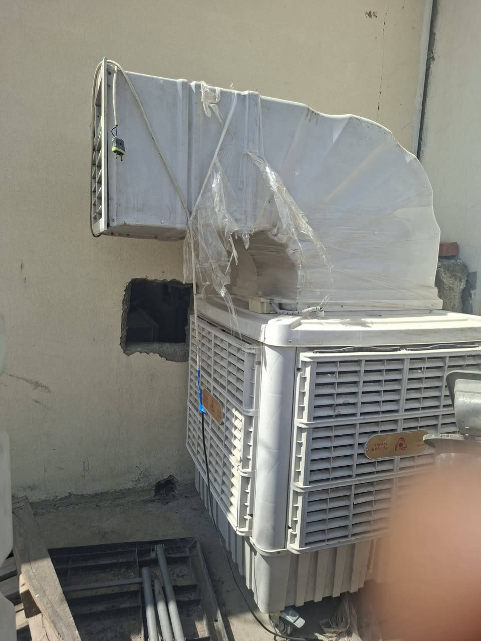 مبردة حجم كبير للبيع السعر النهائي ٤٥٠ الف للاتصال ***********
