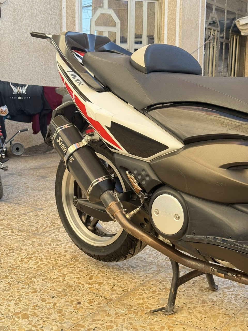 تي ماكس خمسينيه
اصل وايت ماكس
دشبول ابيض 
صالنصه اصليه 
لايتات زنون 
دراجه مكفوله  
مكان بغداد الحسينيه 

رقم***********
