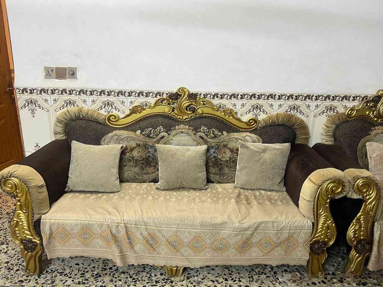 تخم عشر قطع للبيع سعره300وبي مجال المكان البياع حي الرساله الثانيه***********
