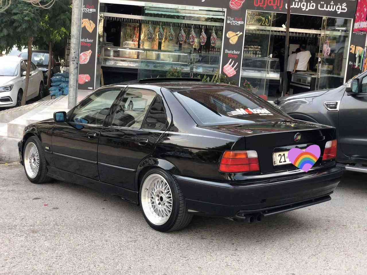 السلام عليكم 
BMW E36 1992
مكينة ٢٥ كير عادي اكسل قفل
السياره رقم سليمانية تحويل ثاني يوم
فول مواصفات كشنات جلد كشنات كهرباء
السياره حلوه ونضيفه وعطل واحد مابيها تبريد شغال تدفئه شغال نصبه وترتيب عل اخير عليها داعميات ودوس ام وعليها ويل بي بي اس تو سايز السعر 65 ورقه وبيها مجال وماكو هيج
سعر بكل السوك بس متوازي على سفره علاجيه واحتاجيت 
للاستفسار *********** بغداد, العراق
