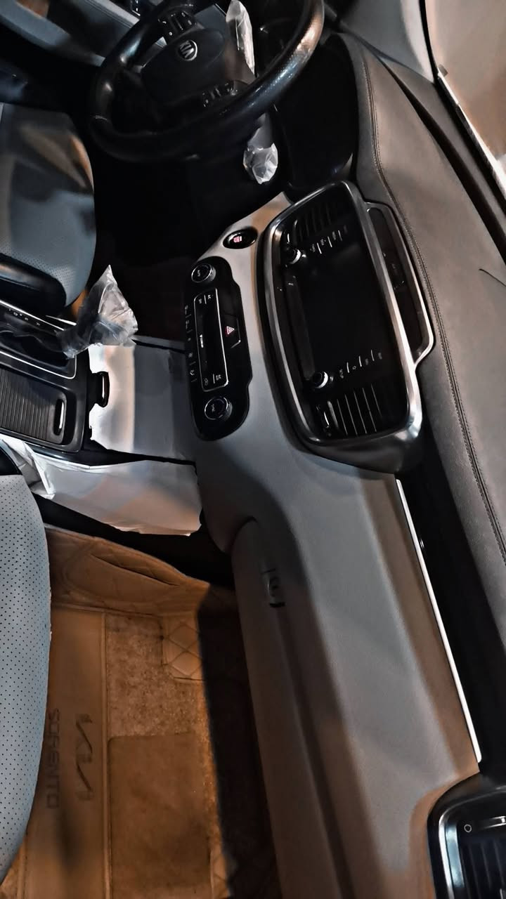 السلام عليكم سورنتو خليجي ٢٠٢٠ رقم بغداد فول مواصفات عدا الفتحه فقط مكفوله كفاله عامه من عدا شخط بيدي ار فقط باب صدر فقط والباقي مكفول بعدها ع وضع شركه بشرط ماشيه ٦٦ الف فقط هزه جديده سنويه جديده السعر ٢٤٥ موبايل ***********
