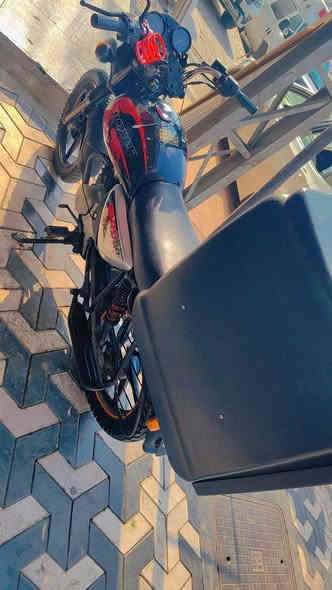 بوكسر 2022 للبيع أوراق اصولي شرط الترقيم بنفس اليوم
الدراجه مكفوله ونضيفه  مكينه ناعمه وماناقصهه اي شي شلعه ومعدل كبل لشارع عنواني بغداد ***********
