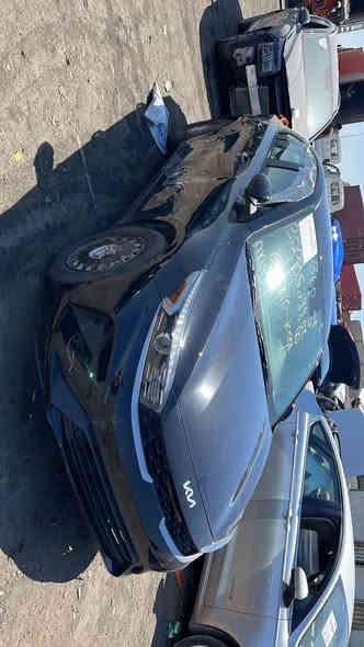 السلام عليكم  فورتي موديل22 مواصفات السيارة مكينه 2000 شاشه كامرة خلفيه رادار امامي  خلفي توقف ذاتي سعر 155 هاتف ***********
