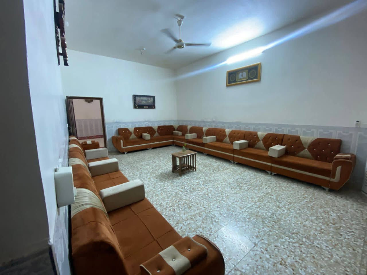 للبيع أو المراوس
دار طابو صرف المساحه ٢٨٠م الموقع قضاء المحاويل الطيارين دور الظباط بناء حديث وحاله البناء جيده واجهه ١٤ ونزال ٢٠ كما أن عرض الشارع ١٥م تبليط مع ارصفه وكامل خدمات / مطلوب إسكان ٢٠مليون المبلغ الكلي مع الإسكان ١٢٠مليون أو تدفع ١٠٠والاسكان يدفع بلشهر ١٧٠الف  ..   أو مراوس مع دار في المحاويل أو القرى المجاوره للقضاء شرط البيت يكون طابو سند ٢٥تحويل مباشر
***********
