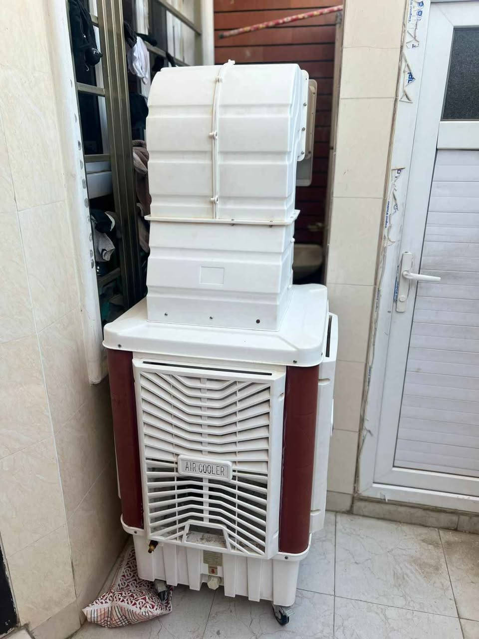مبرده نضيفه حيل مشتغله موسم واحد حجمها الكبير 50   قياسها ٦٠ لتر كلش نضيفه رايدها ب ٢٢٥ وبيها مجال مكاني حي العامل اللي يحب يتواصل موجود علي الرقم *********** بي واتساب بغداد, العراق
