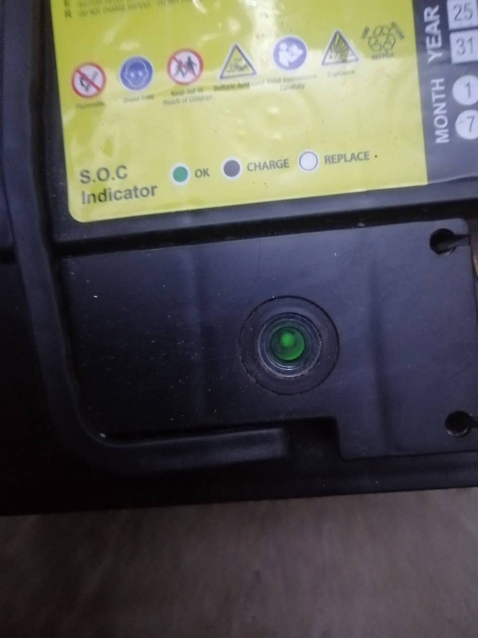 باتري نظيف كلش ما بيه اي عيب مستعمل يوم واحد بس ما يرهم ع سيارتي وأريد ابيعه للاستفسار الاتصال على ***********
***********
