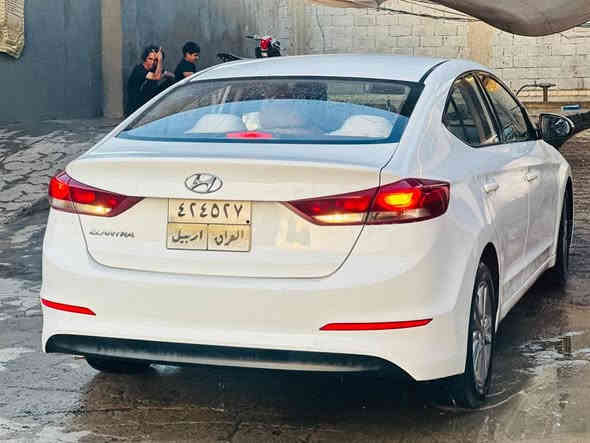 س . ع 
النترا 2017 خليجي رقم اربيل كفاله عامه عدا بارد شبرين بين الباب والجاملغ الامامي الايمن محرك 1600 خييير من الله شاشة تحكمات حدادية باتري جديد اربع دسك تبريد مانع انزلاق السعر 143 وبيها مجال للشراي ، علما انه السيارة مال جناي وواكفه من الصبح لليل .

للتواصل ***********
مكاني نجف حي ميسان بغداد
