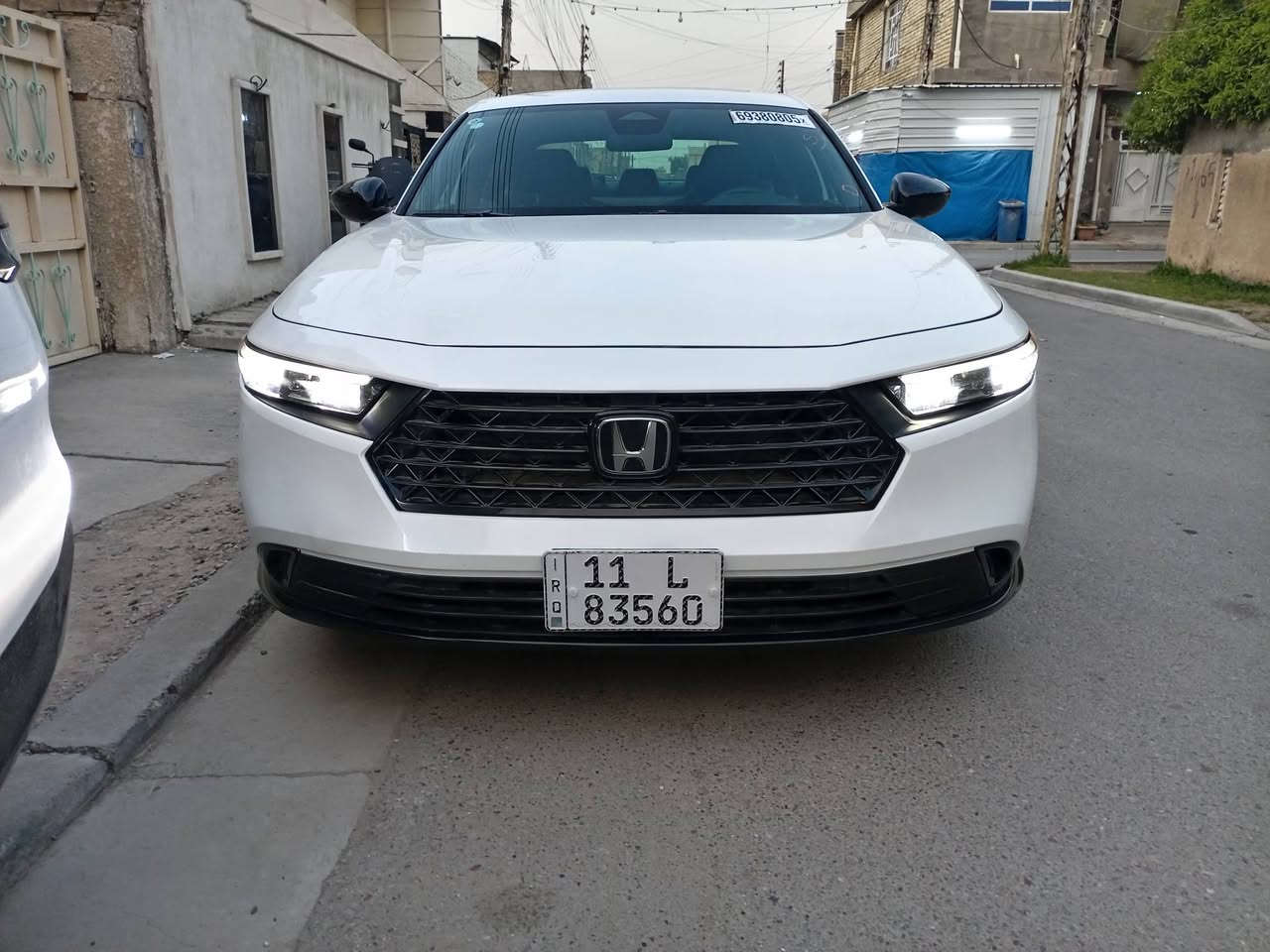 هوندا اكورد هايبرد وارد امريكي 2024  )
بالجديد مرقم. بغداد 
فئة SPORT L
عدد المسافه  7الف  يعني زيرو 
• المحرك 2000 تنفس طبيعي
• شاشة كبيرة
•فتحه
• كاميرا خلفية 360
• كرسي كهرباء جلد
خزن ميموري 
• رادار امامي
• مانع تصادم
• محدد مسار 
• تصحيح مسار
• شفتات بالستيرن
• مثبت سرعة
• مانع انزلاق
• دخول ذكي 
• إنارة ترحيبية
• هندبريك كهرباء
•لايت عدسات زينون
• نظام اوتو لايت Auto
• لايت العالي زنون 
• حساسات مطر 
• حساسات دخول الإنفاق
• حساسات ضغط هواء الإطارات
• أوامر صوتية
• 3 أنظمة قيادة (eco, ev, sport)
• بلوتوث
• مدخل USB + AUX
السيارة بدون صبغ بدون تبديل فقط بارد مكانات صغيره بالبنيد وجاملغ امامي بدايته وجاملغ خلفي وتكحيل فقط موضح بالصور  
،، بدون ارباك،، بدون ارباك 
المكان بغداد
الغزالية
السعر 210 وبيها مجال
للاستفسار
 ***********
***********
للبيع فقط
