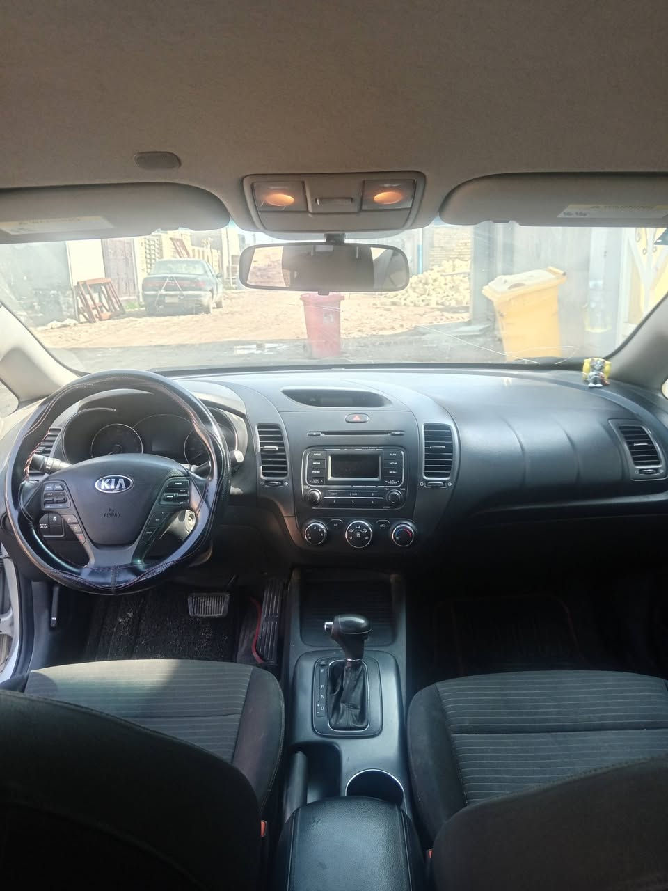 سلام عليكم كيا فورتي موديل 2015 وارد امريكي للبيع تبريد تدفئه شغاله مكينه وكير خير من الله السياره جاهزه من كلشي تحكم ستيرن ماشيه ١١٨ سونرها جديد سياره كلش نضيفه مرتبه الموقع: واسط عزيزيه 
السعر 110 وبيها مجال
***********
