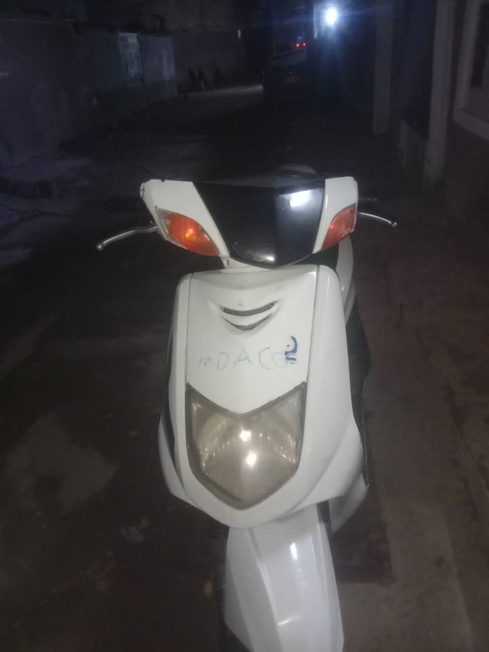 سلام عليكم دراجة سكنس ١١٠ياباني شغالة سلف هندر كهربائيات شغالة بس الكلج إلمامي بي صوت رايدهة ب٣٥٠ وبيهة مجال مدينة الصدر ***********
