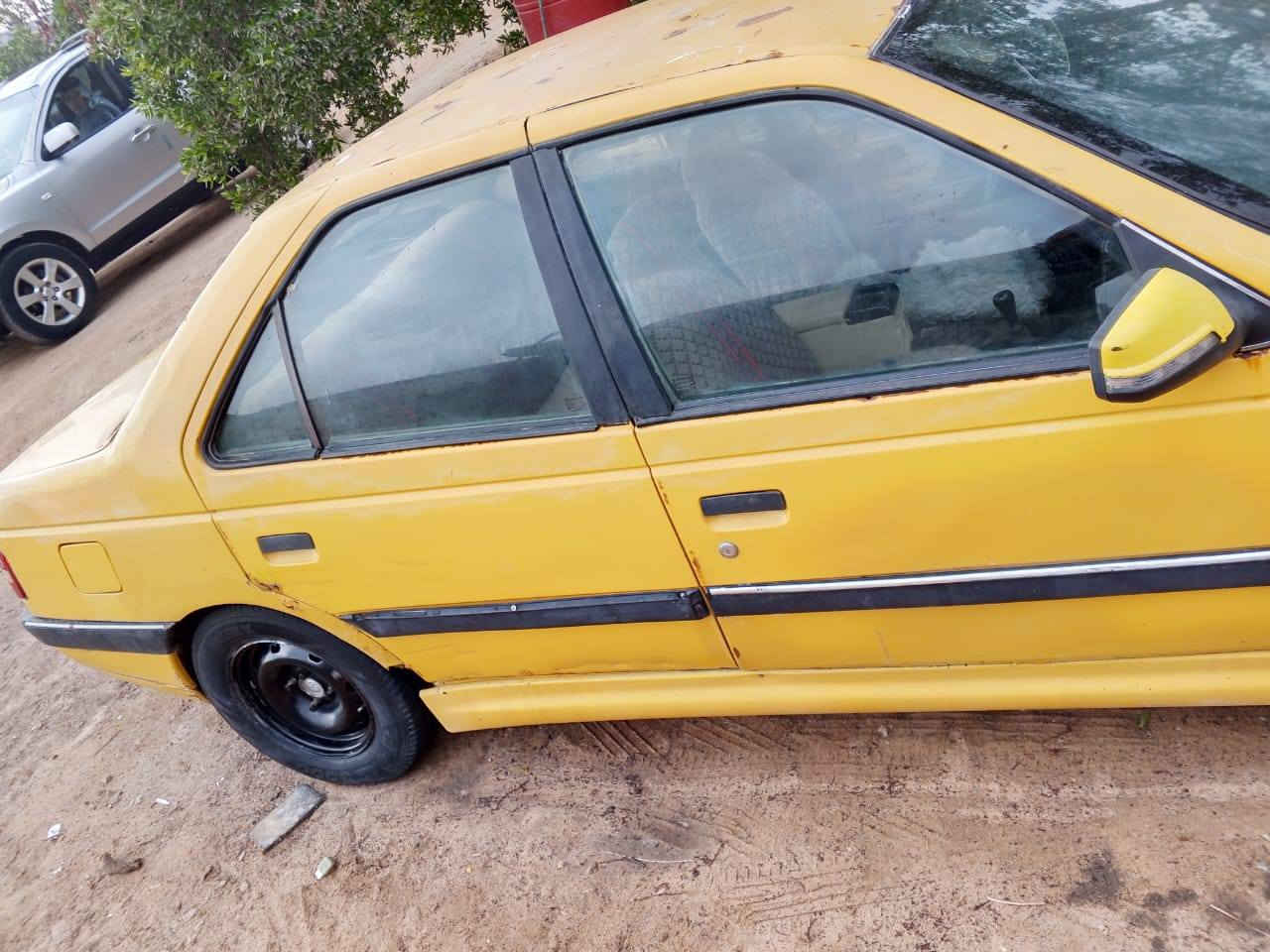 السلام وعليكم بيجو405 مديل2012 سياره حلو ونضيفه محرك وكير كفاله ولبدي شوف العين السيار مال واحدي يريد ياكل خبزه بيه كبل للشارع  رقم احمر صدامي اوديك الراعيه 
العنوان بصره شط العرب الحوطة 
السعر 18 وبيه مجال الطيبين 
رقمي ***********
