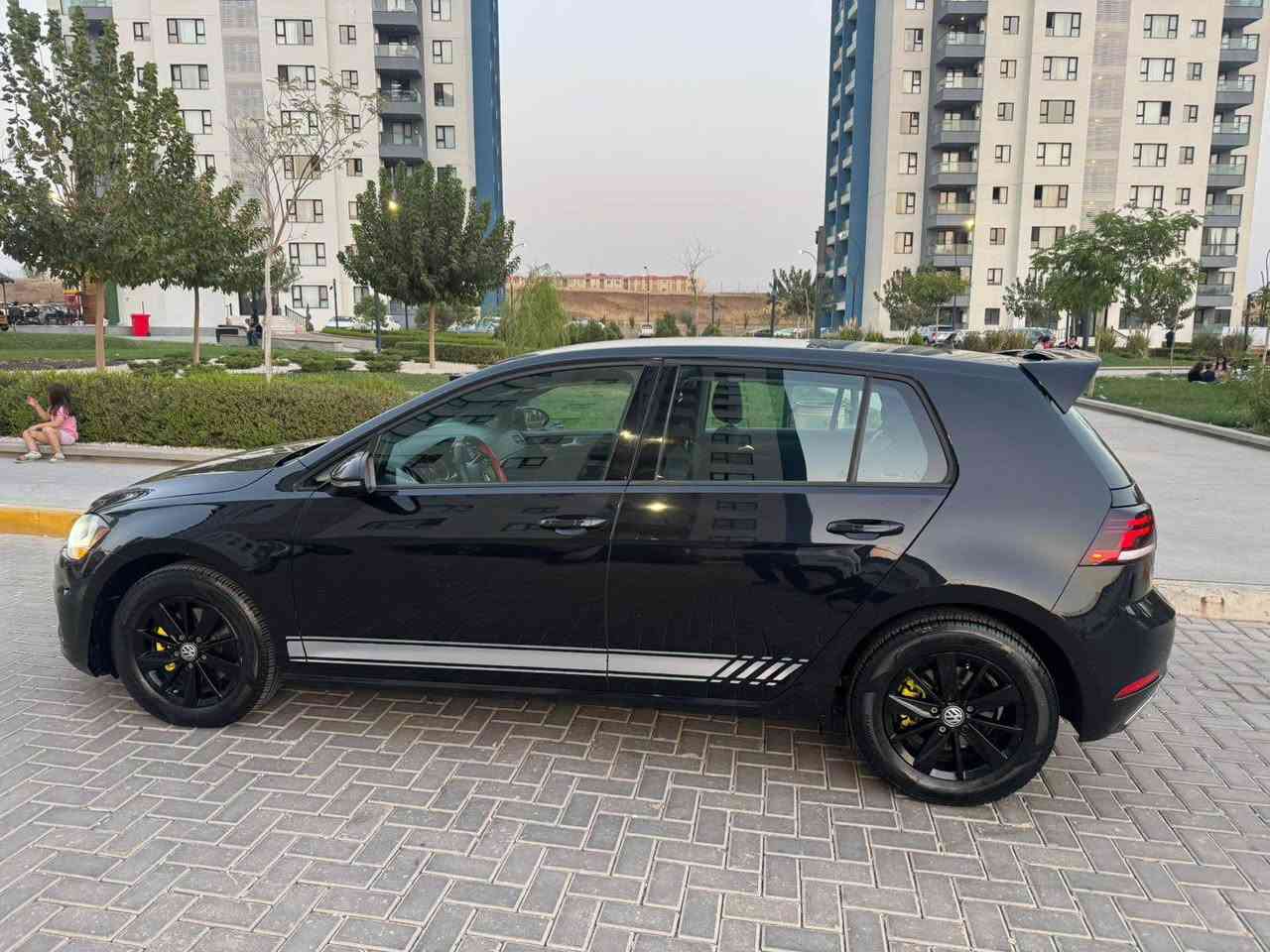 گۆڵف tsi 2019
یەک پارچە بۆیاغی هەیە بێ ناوگرتن ئێرباگی سیستەم کراوەتوە 
بۆی دانراوەتەوە گێر و مەکینەی بە شەرت بێ کرانەوە سەیارەیەکی زۆر پاکە 140 هەزار کیلۆ مەتر رۆشتوە مەکینەی ١.٤ تۆربۆ مەرغوب رادار پێش پشت و تەنیشت ئۆتۆ ستۆپ
نرخ 120$ 
*********** أربيل, العراق
