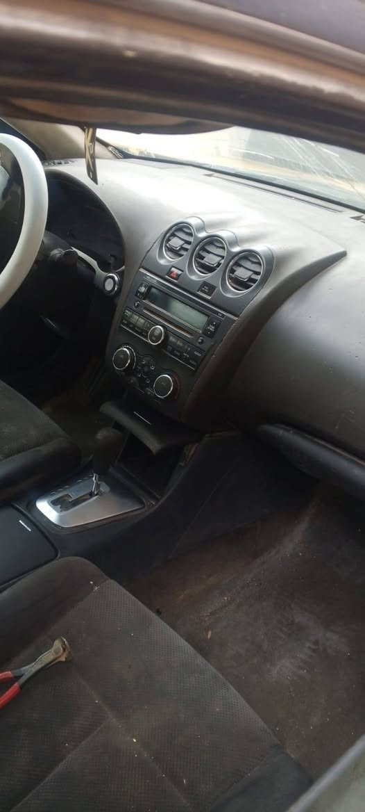 التيما نيسان ياباني 
بلادية كل دعمة ما بيه فقط طخات 
سيارة بصمة بلاد🔘👍

دعاميات بدلناهم بلادي تفصيخ 

المكينة بلاد ٢٥٠٠ كير نضيف

كهرباء بلاد اي نقص ما بيه 

موديل ٩ نقصه تخم تاير وصدر  السعر ٥٨ $

هاتف ***********
