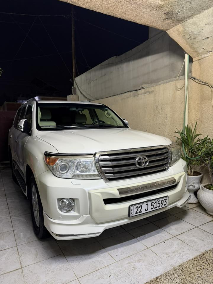 لاندكروز ٢٠١٣ ماشي ٢٠٤ الف كيلو  حقيقي مكينة ٨ سلندر موصفات vxr فول ١/١ سيارة حيل جديدة ما يريد دينار مصرف مكفولة من صبغ فقط بيها تعديل ٢ اصغار
 مكينة وكير شرط ما مفتوح سعر 400 يعني 4 شدات مكاني كركوك *********** خاص ما أجاوب إذا مو شراي لا تعلق
