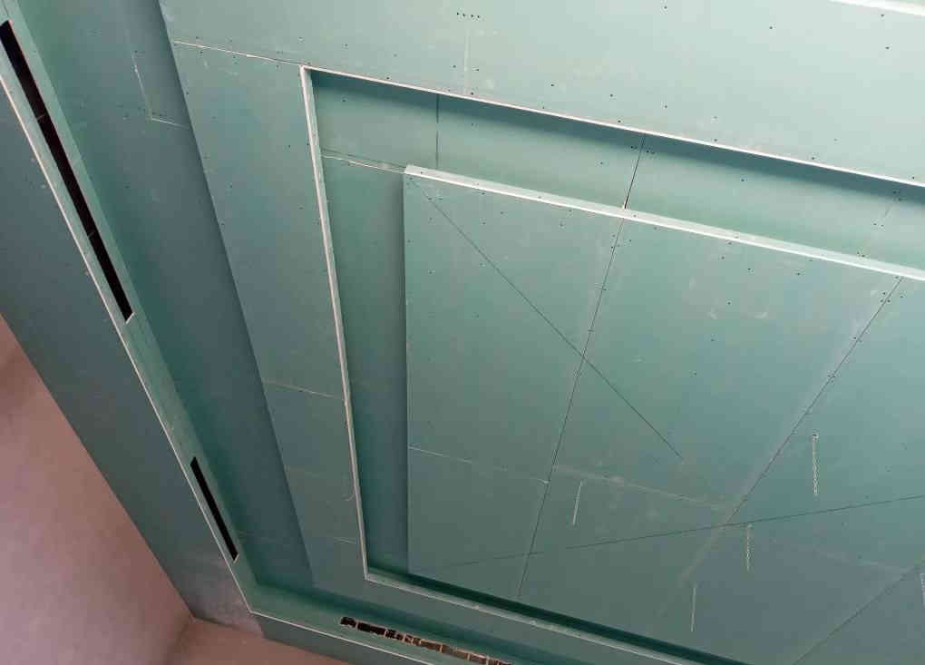 عمل جميع الديكورات وانواع الاصباغ الحديثة داخل وخارجي بأسعار مناسبة استفسار ***********
