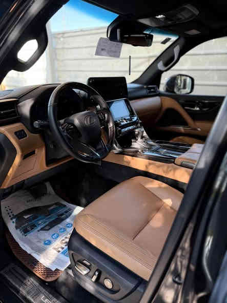 لكزز 2023 ( SAS)  ام الضمان رقم بغداد مغلفه PPF فول الفول ماشيه 35 الف كيلو بدون صبغ ولا بارده ولا اي حاله مكفوله كفاله عامه الموصفات معرفه 1\1 السعر 114 وبيه مجال بسيط الرقم *********** بغداد
