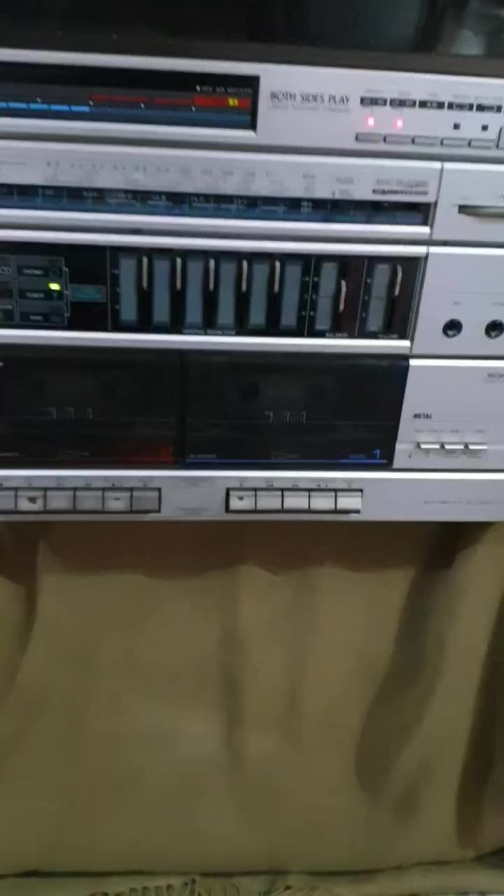 مسجل وكرام شغال فقط صوت  راديو وش ابيع عاطل الي يخدمه انا حاضر والسعر ٢٥ الف  الحلة مهندسين الاتصال على الخاص او موبايل  ***********  يوجد توصيل
