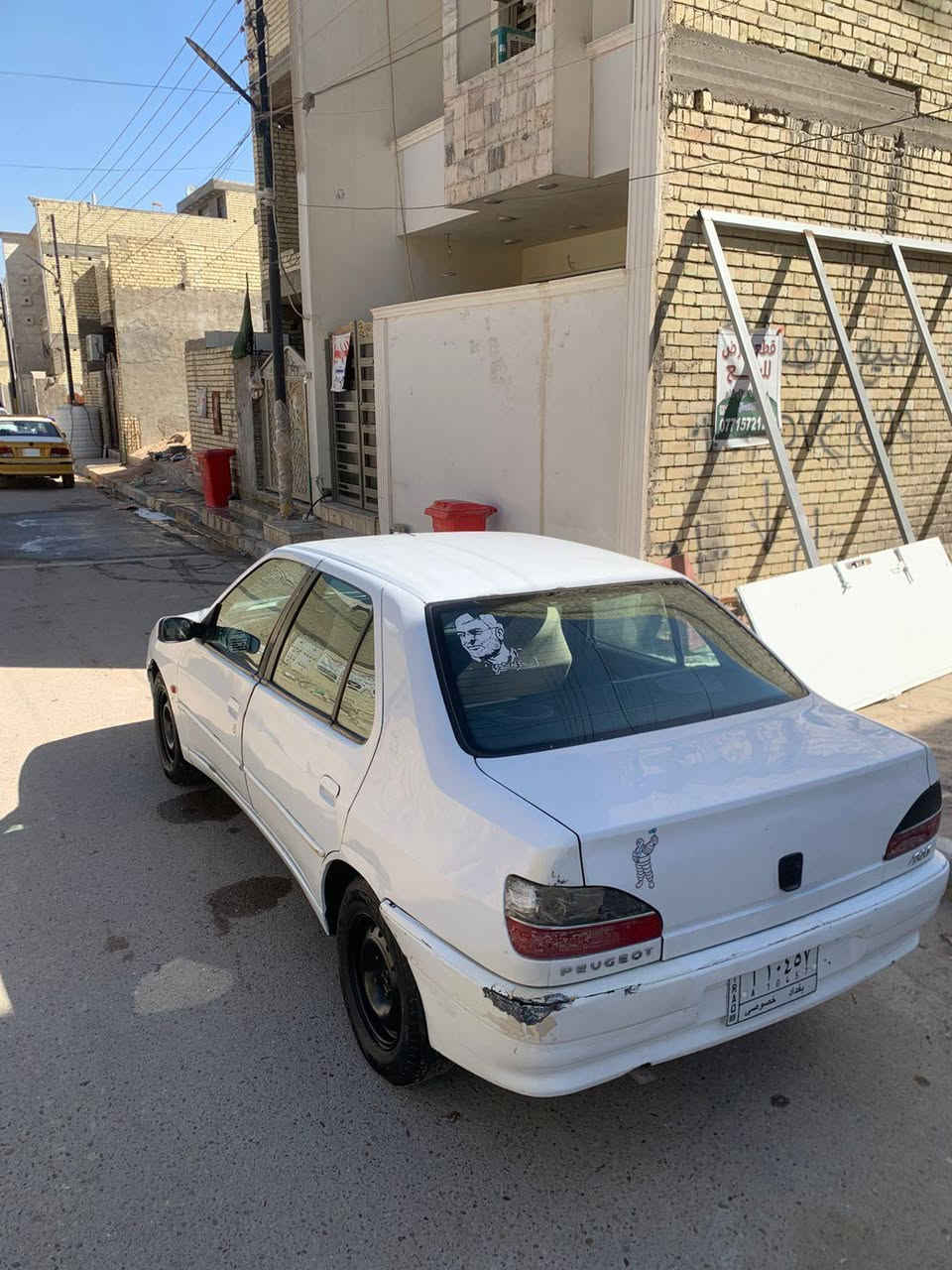 السلام عليكم ورحمة الله وبركاته 
بيجو 306 للبيع 2001 بيها صبغ جاملغ امامي و باب خلفي عكس السايق بيه بارد  
المكان : بغداد الدورة 
الرقم : ***********  
السعر : 35 و بيها مجال
