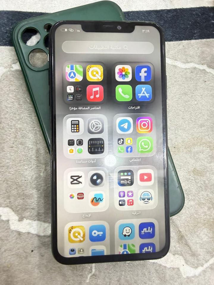 السلام عليكم ايفون 11برو ماكس جهاز مستبدل فقط شاشا اصليه والباقي كله بلادي بطاريه 73 بلاديه لا مستبدل ولا نرفعه وأحسن من التبديل الجهاز كلشي شغال بي على الفحص ذاكره 256 سعره 250 رقم ***********ماكني بصره
