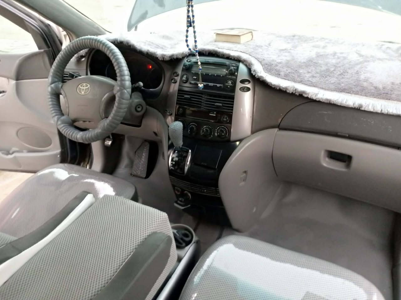 سلام عليكم تويوتا سينا للبيع موديل 2007 وارد امريكي  حادث  جاملغ امامي جهة اليمنة مكينة وكير جديد تبريد 3 قطع شغال تدفئة شغالة  تخم تاير كهربائيات شغالة بيبان كهربائي السيارة مصبوغة حزام جمالية رقم دولي واسط سيارة باسمي تحويل ثاني يوم سنوية لغاية 27  سيارة مال جناي مكان السيارة ذي قار ***********السعر (105)
