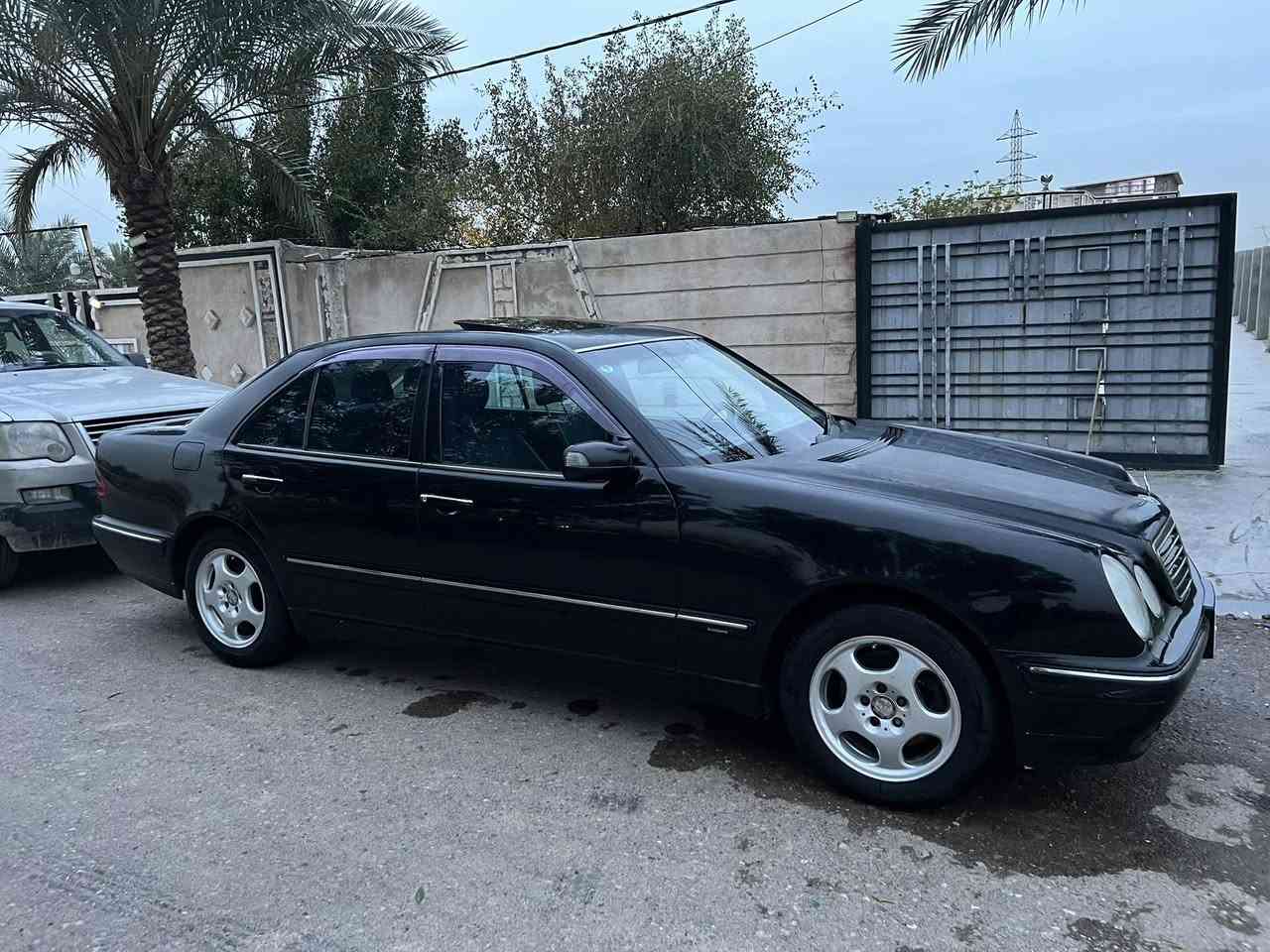 السلام عليكم مارسدس ام عيون  بسمي موديل 2000 مكينه في مكينه كير صدر خلفي امامي تبريد كولهن جدد فول موصفات السياره وارد أميريكي لأرائك لبصره اذا بيهه لوله عوفهه وطيك بانزينك الجين بي السياره بيهه جراد بصمه السياره برده خلفيه تجاوي كهرباءكشنات كهرباء ثلاجه سلايت وبعد هوايه موصفات بيهه جاملغ خلفي حادث مكان بغداد الشعب الاستفسار ***********ابو ذر
