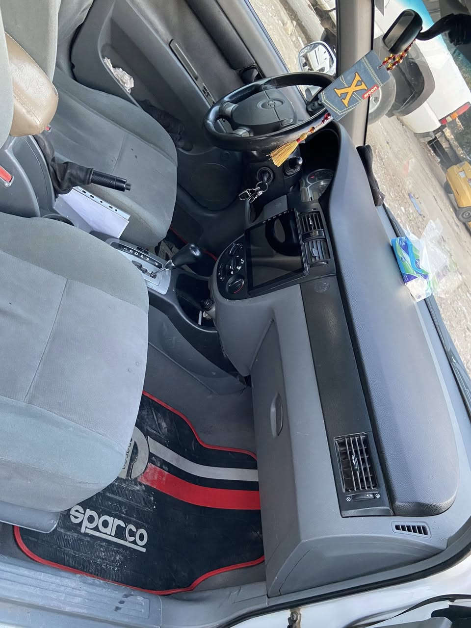 سلام عليكم أبيع ابتره موديل ٢٠١١ سياره نضيفه كلش كامله بيه صبغ وبيه ضربات بل بدنه بدون شواصي ويه بل جاملغ الخلفي كير ومكينه مكفول صدر جديد تخم تاير تتفه وتبريد كامله تجي وشوف بعيونك السعر ٥٨ بكاني بغداد ***********
