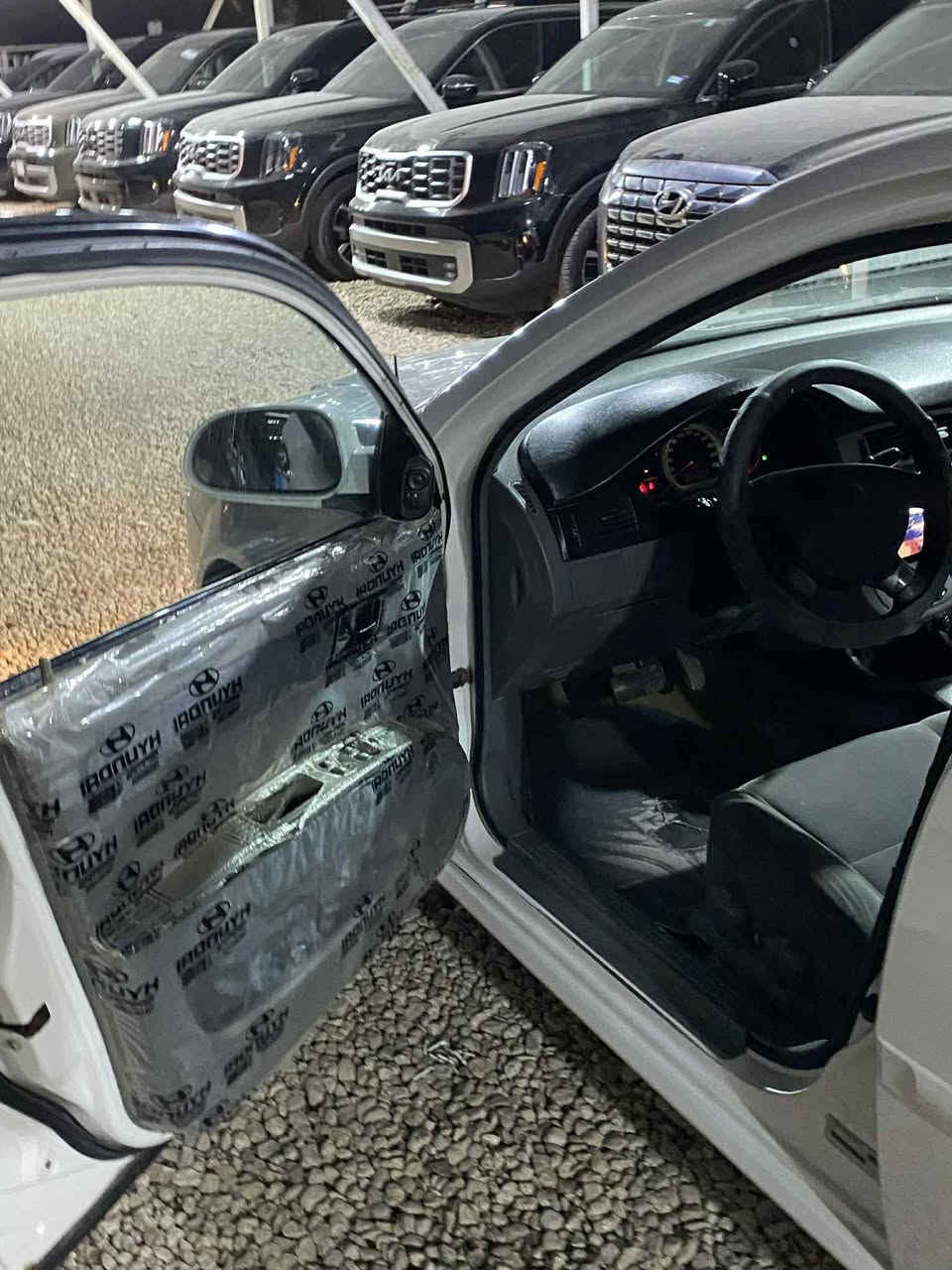 للبيع  او المراوس حسب القناعه شوفرليت اوبترا موديل 2008
رقم كربلاء الانكليزي بسمي مشروع وطني تحويل ثاني 
بيها صبغ ثلاث قطع البنيد والجاملغ والباب الخلفيه المكينه جديده مال حاويه شديتلها مكفوله  (السعر 73 وبيها مجال )مكان السياره بابل قضاء المسيب  للاستفسار التواصل ع الخاص او الاتصال ع الرقم ***********
سنويه ضايعه وسياره بسمي يعني تطلع سنويه
