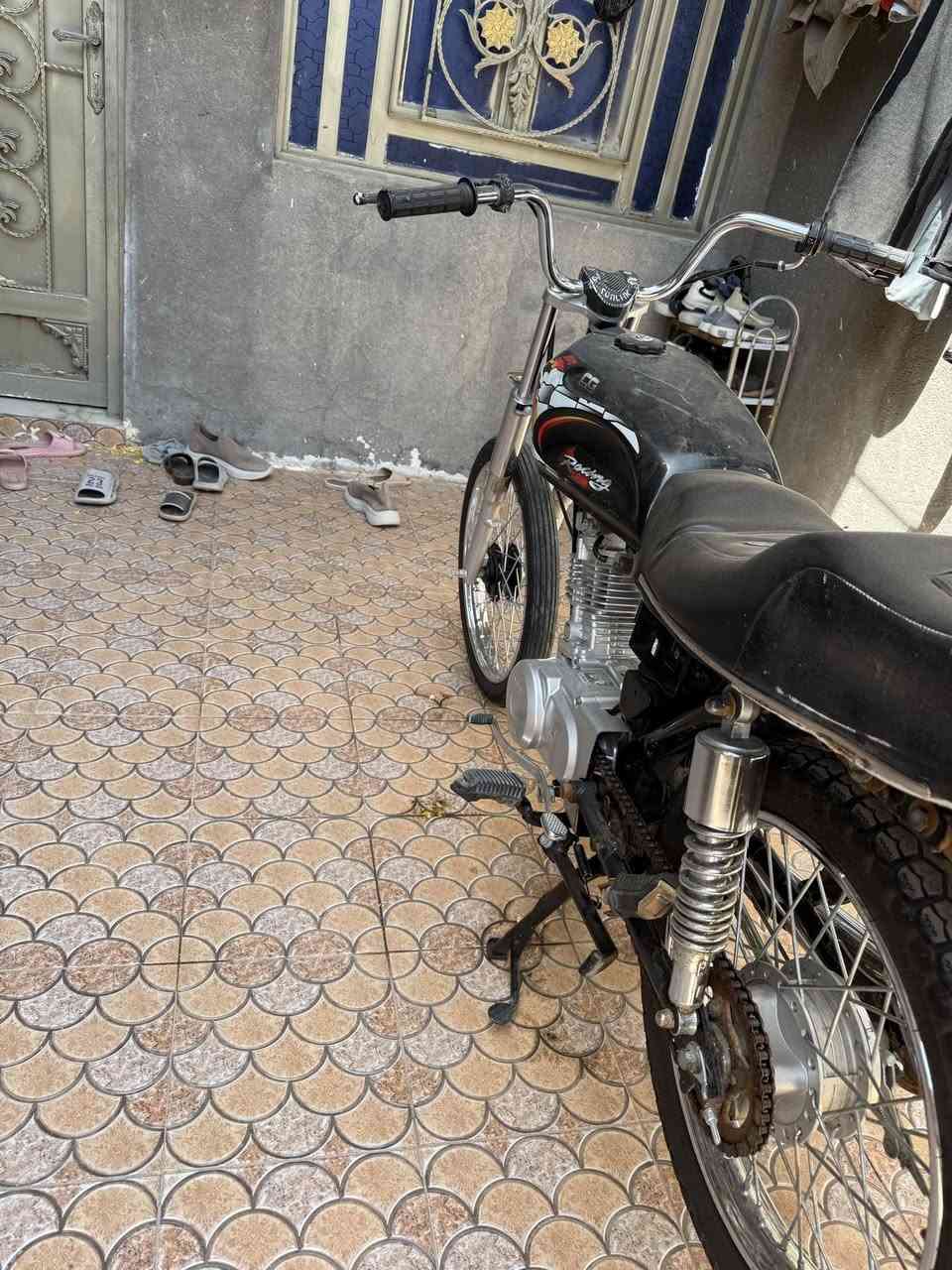 سلام عليكم نامه للبيع ما مفتوح برغي جديده دراجه كلك سعر ٥٠٠ وبيه مجال  ***********

