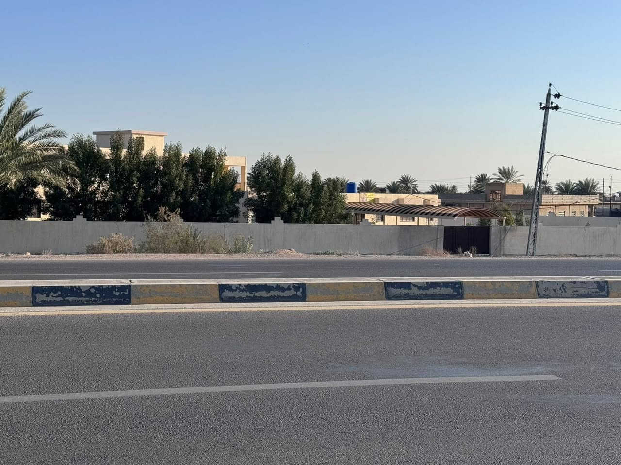 سلام عليكم
توجد. 1500 متر. البيع. الوجه 21.والنزال.71.
على الشارع العام مباشر.  جنس العقار. طابو زراعي ملك صرف. العنوان. فلوجه. الزويه مابين الجسرين !
***********
***********
