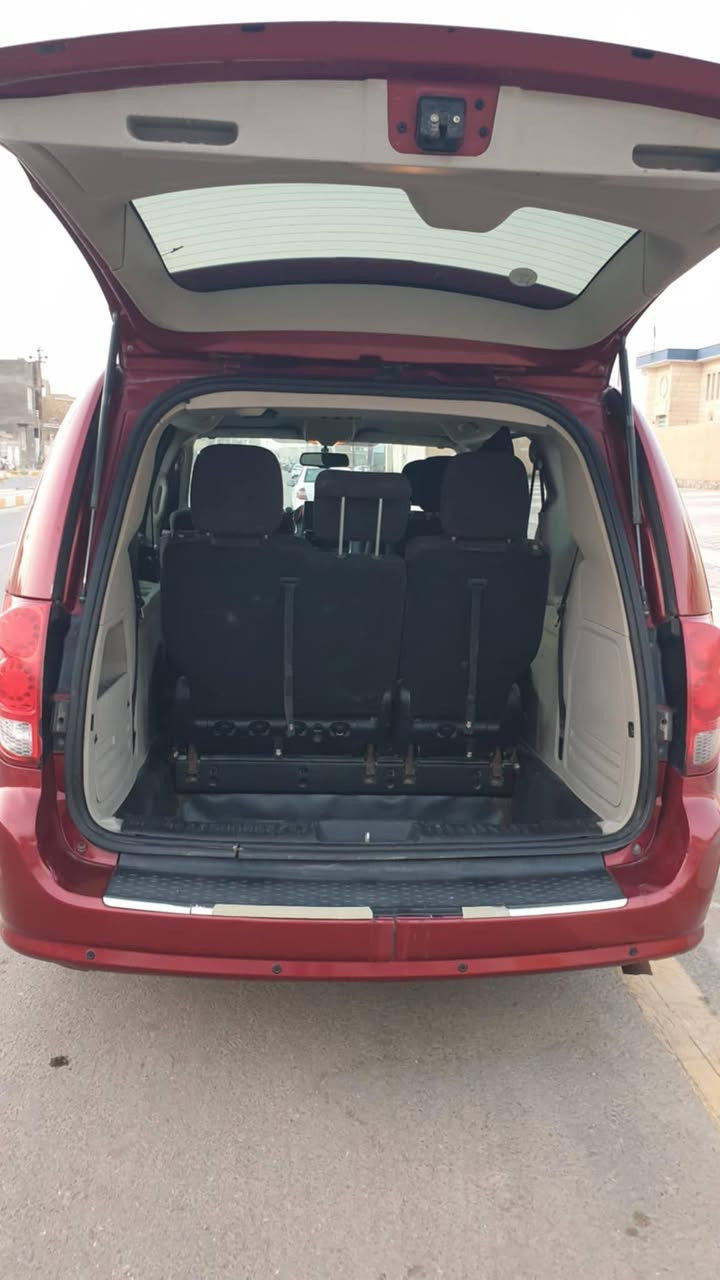 السلام عليكم 
دوج كرفان مديل ١٤ 
٧ راكب كشنات سياحي
٣ قطع تبريد
حادث جاملغ وشويه من البنيد بدون دواخل 
بيع أو مراوس ١٣٥
ناصريه سوك الشيوخ
***********
