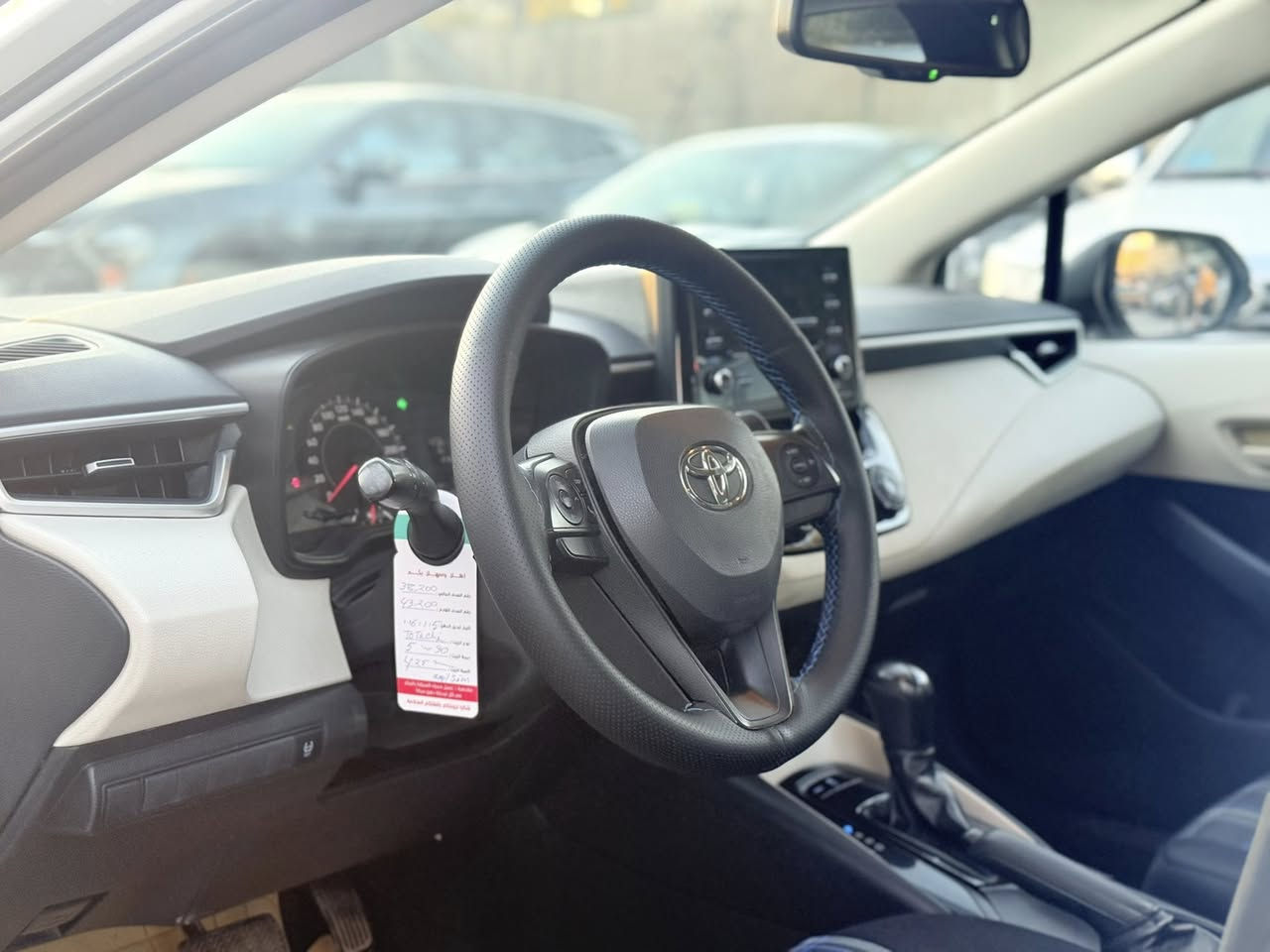 السلام عليكم 
للبيع كورلا خليجي    موديل (2020)
المواصفات 
فتحه سقف 
فول تحكم 
داخل لونين 
مكينه 2000
كشافات 
ماشيه 35 الف حقيقي 
السياره مكفوله كفاله عامه 
عده طخه نهايت الهلال كد 4 اصابع 
السعر 165 مجال بسيط 
مكان السياره بغداد الصالحيه 
الهاتف ***********
