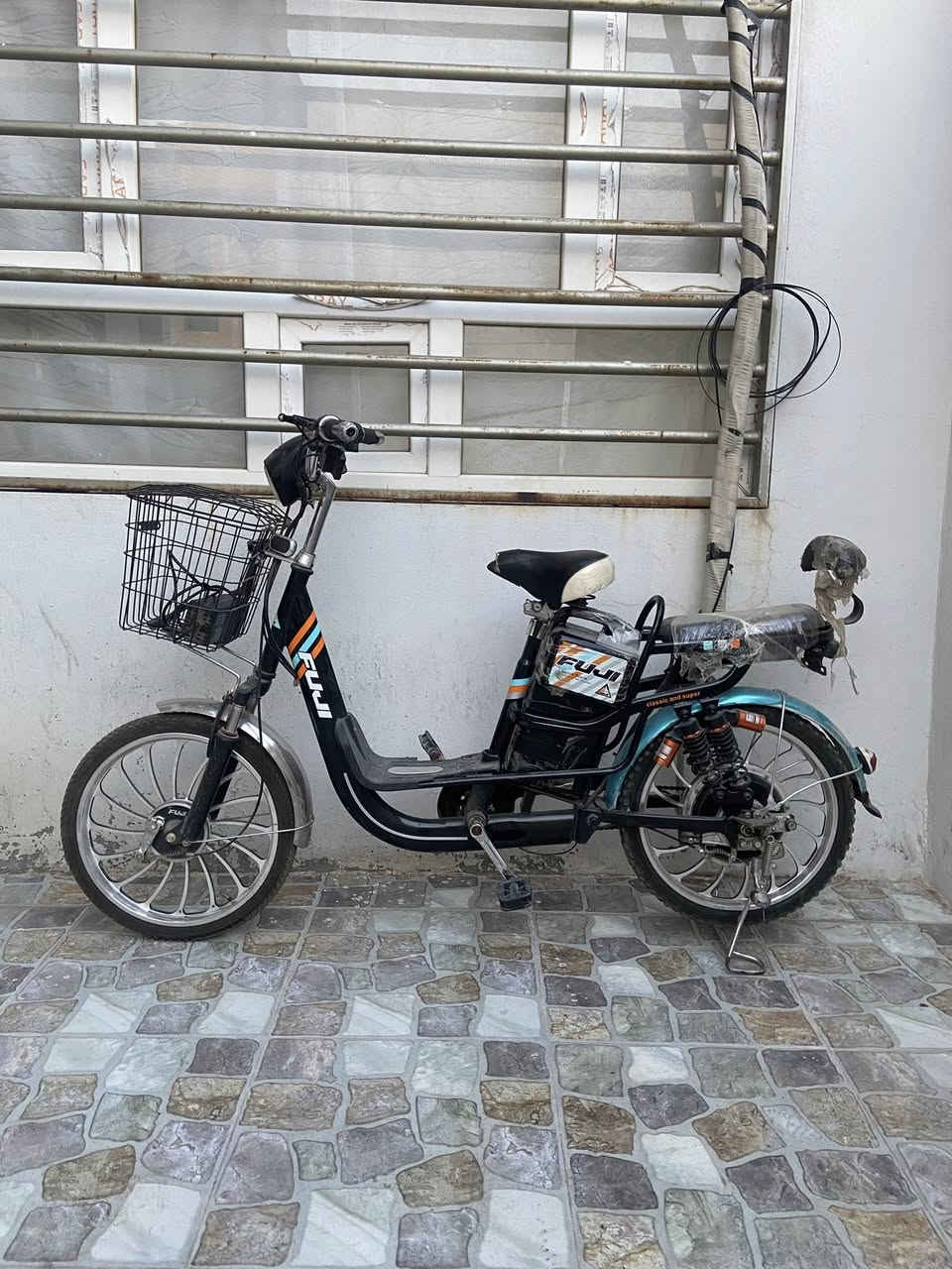 بايسكل شحن موديل 2022 نضيف جاهز بدون عيب مال جناي باتري مبي عيب كهربائيات كامل نضيفه سعره 250 شراي اتصل ودلل❤️
***********
