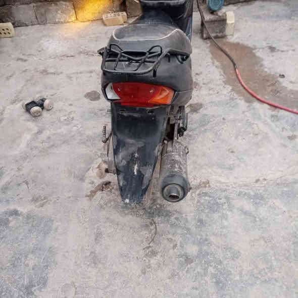 اسلام عليكم للبيع ياباني ادرس 120 نضيفة محور كابريتر شغالة عداد الايت كهربائيات سلف يشتغل بس راجز بي صوت ونقصهة بريك ماكو ونقصهة شوتة محورة كابريتر المهم شغالة ابيع كوم حديد مكاني مدينة الصدر رقمي ***********
دراجة متروكة جانت للعلم اقرة يلا تراسل بغداد, العراق
