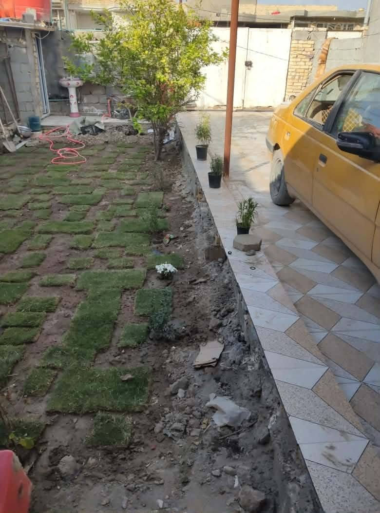 السلام عليكم من رخصة الادمن ومسؤول الگروب
بيت للبيع البيضاء شارع المدرسة نفس شارع افران الزيتون 

مساحة البيت 400 متر بيت+مشتمل

البيت بناء طابوك حتى البيتونة ومسلح والسطح شتايگر 

يتكون من

 غرفتين نوم 5×4 

صالة 7×4 بالإضافة إلى درج وصحيات داخلية 

مطبخ بارد 4.40×5.20

مطبخ حار 2.5×2.5

 استقبال 6×4 

كراج(حوش) 16متر 

حديقة 60متر 

المشتمل الطابق الاول بلوك ومسلح والطابق الثاني ثرمستون غير مسقف يتكون الطابق الأول من غرفة نوم وصالة ومطبخ وصحيات داخلية وخارجية الطابق الثاني غرفة على طول المشتمل 10×3.5 

ومطبخ وصحيات

الخدمات مدارس قريبة 50 متر عن البيت مي ومجاري وكهرباء منتظرين بس صب الشارع عيادات طبية وكلشي متوفر افران اسواق شارع رئيسي مو فرعي منطقة نظامية ومرتبة مشمول بالتطويب مرقم ومقدم معاملة بالبلدية 

الي يسأل عن السعر ليش ما مكتوب يباع حسب الرغبة 

اما البيت والمشتمل او البيت فقط (كلشي بسعر)

للاستفسار خاص 

او اتصال+واتساب ***********
