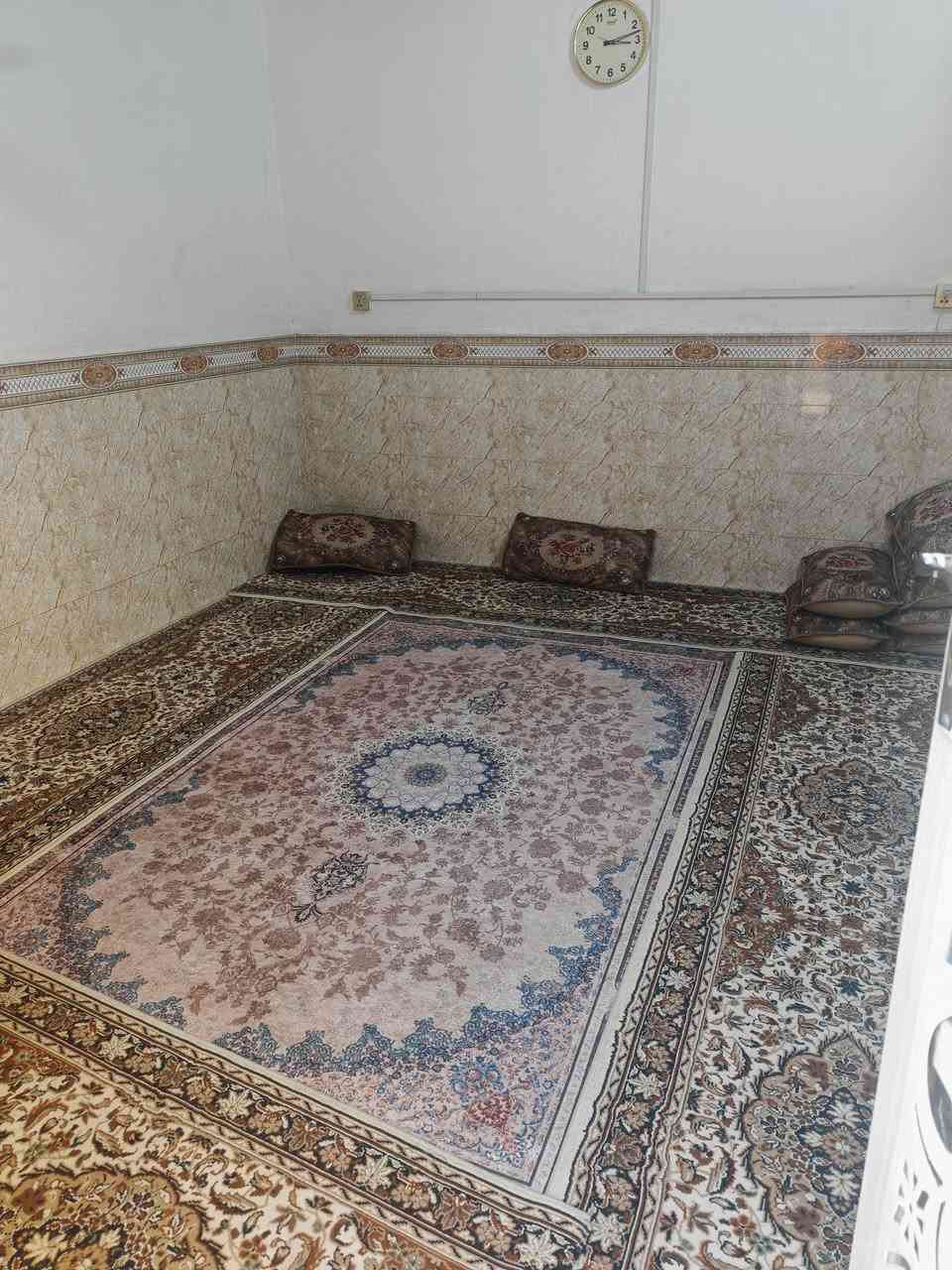 بيع مستعجل بيت 100م في حي ابو طالب شارع 15م قريب شارع دائرة الكهرباء 
البيت طابق ونص عگاده نظيف
يتكون الطابق الأول من استقبال وغرفة ومطبخ وصالة وصحيات خارجية وداخلية
والطابق الثاني غرفة وصالة وسطح

للاستفسار أكثر يرجى التواصل على الخاص
او الواتساب ***********
