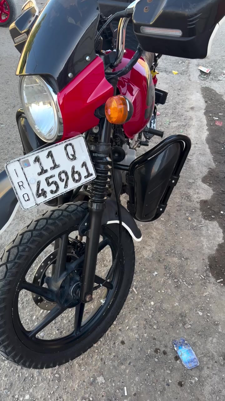 السلام وعليكم دراجه للبيع اخت زيورو بوكسر موديل ٢٢رقم سنويه تحويل ثاني يوم سعر ٢٦٠٠وبيه مجال والله دراجه تجي شوفه احله من تصوير طالب كليه وقتي ما يناسب *********** بغداد زعفرانيه
