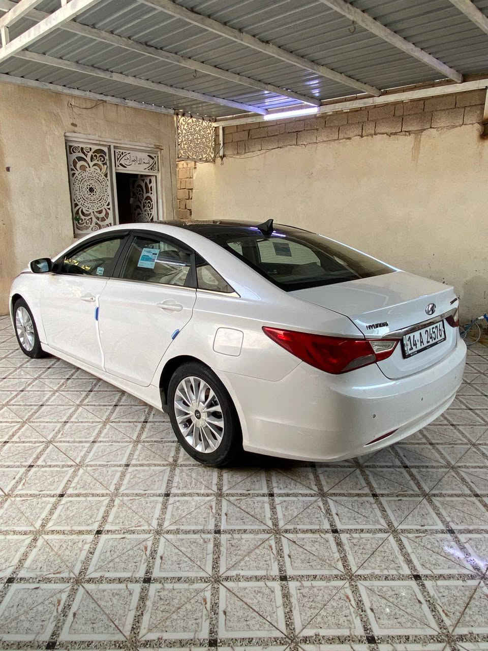 سلام عليكم للبيع سوناتا خليجي موديل 2011 كفاله من الضربه والتبديل والصبغ والفتح بيه صبغ بلهلال الخلفي أثر زنجار محرك 2400 محرك كير تبريد حداديه كفاله فول مواصفات سياره رقم بصره جديد سنويه مجدده 2030 شاشه كامره خلفيه تحكم ستيرن نضام أيكو شفتات سرعه حساسات خلفيه تبريد قطعتين مرايات شفط  سعر 120 وبيه مجال قليل سياره جديده ***********عنوان بصره
