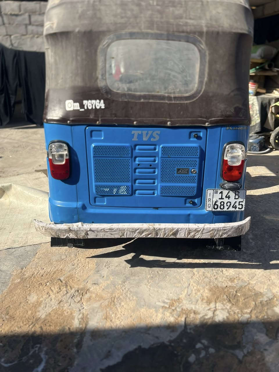 تكتك لبيع مديل عشرين طالعه بلواحد وعشرين تقره بسنويه واحد وعشرين مكينه مجفته بدي بي طخات قليله مكاني بصره حي ولاصدقاء سعره 5و800وبيه مجال قليل رقمي ***********
