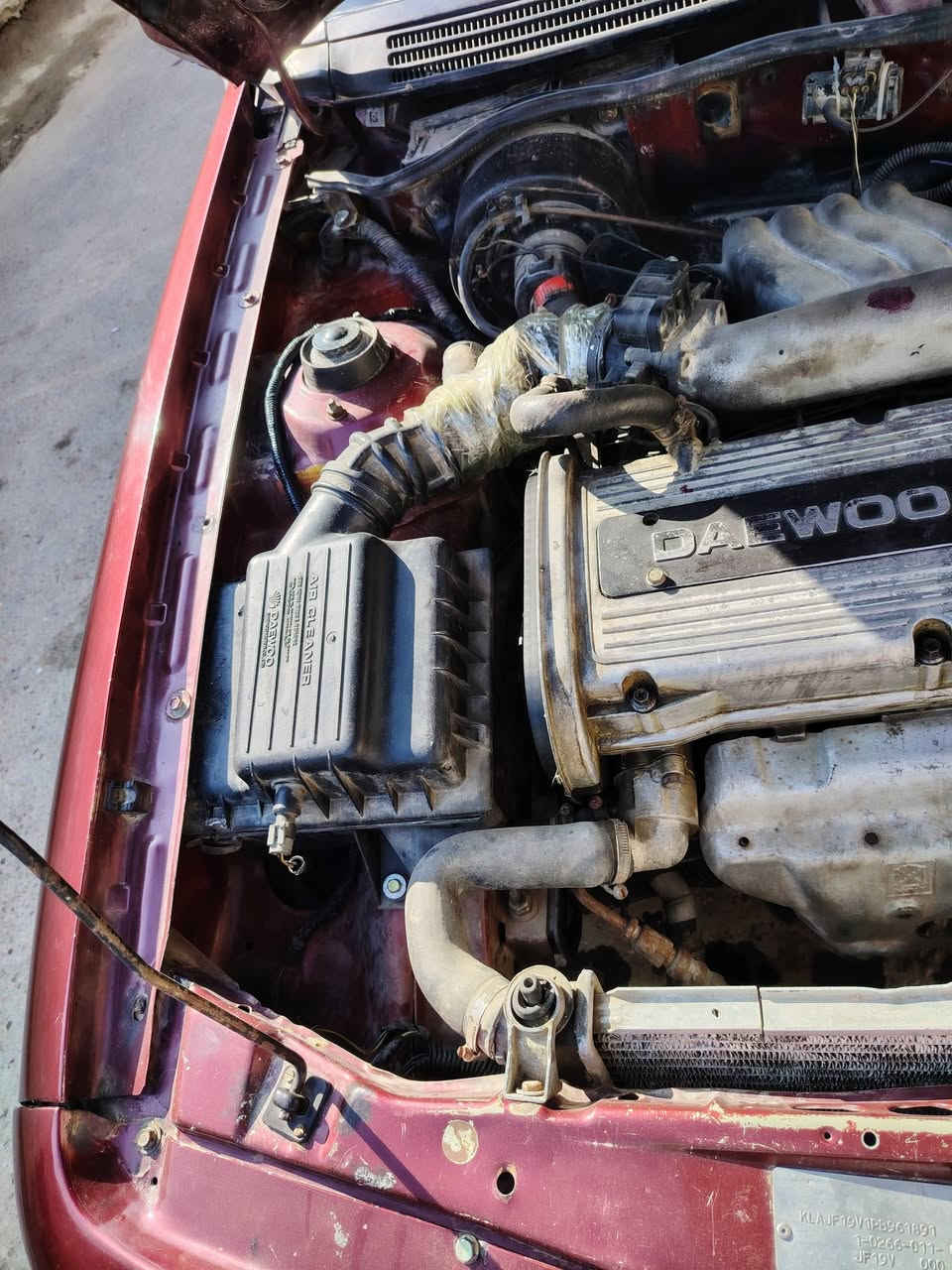 سلام عليكم ورحمة الله
سياره دايو اسبرو موديل ١٩٩٣ الون أحمر ماروني مصبوغه عام للجمالية كير عادي محرك مسكر خير من الله كهربائيات كلها شغاله ماعدا طوافة البنزين تخربط مرات حداديه صدر خلفي أمامي جديد طخم تاير خياسات مسويهن داخلها نضيف نضافته ٩٠/بل ١٠٠ والباقي كلشي موضح بل صور أقره تفاصيل قبل لا تخابر وعلمآ السيارة بأسمي انا صاحب السنويه رقم انكليزي العنوان اليوسفية الأقصر الأوسط حي الشهداء. رقم الجوال *********** متواجد واتساب
السعر ٣٥ وبيها مجال وشراي بي خير ويدلل
