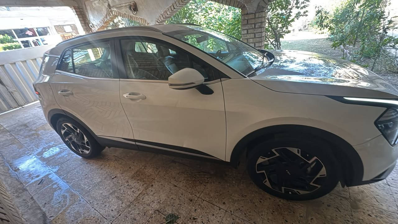 كيا سبورتج ٢٠٢٤ ( مكلف بنشر)
فول موصفات مكفوله من البارد والصبغ ما عدا رصعتين خفيفه باب الصدر 

جنطه كهرباء 

تدفئه تبريد كشنات 

تشغيل عن بعد 

وهواي مزايا 

السعر ٢٢٤$

للاتصال 

***********
