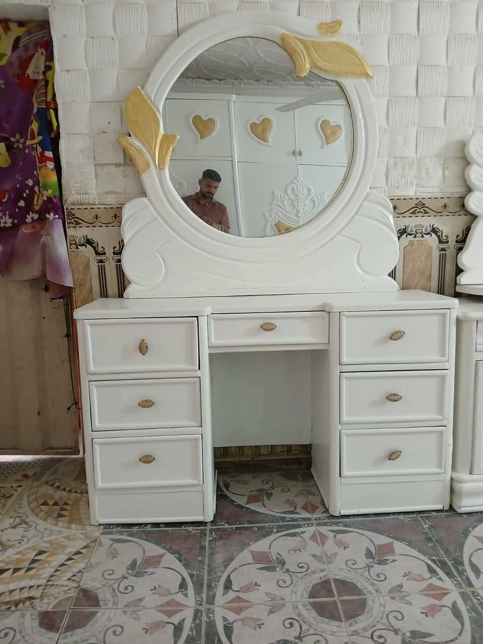 يالله 
بسبب الوعود الكاذبه  
اعيد النشر 

غرفة نوم 6باب ملحق 
صاج تسكام 5 ملم
الغرفة 
اخت الجديدة    مال عرس 
صبغ اوف وايت  جديد 

(ملاحضة الجام الزاوية والجرباية موجود  )

وبل عافية ع صاحب النصيب 

السعر 750 قفل  
شد ونقل مجانا  
***********

العنوان  حلة ناحية ابو غرق  
عامود165 شارع الامام
  فرع سيد رسول
