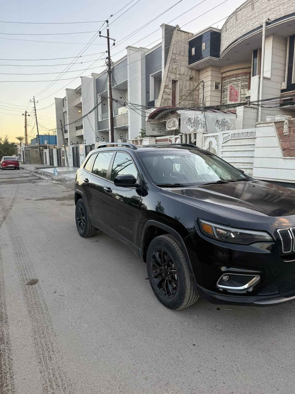 سلام عليكم جيب (بزون) شيروكي موديل 2023 بلاك ادشن فول مواصفات ماعده البنراما وارد كندي 
كشنات جلد 
تدفئا كشنات وستيرن 
كشنات كهرباء صندوق كهرباء 
اوتو بارك وتو هولد 
سايد بريك بصمه 
كروز سرعه اوامر صوتيه 
هيتر مرايه 
نقطه عمياء 
وهواي بعد من الزنون بلادي 
و لد امامي خلفي 
فور ويل 
اربع انضمه قياده 
وماشيه (64000 الف km) كيلو 
حادثها جاملغ الامامي جها السايق مبدل ومصبوغ وبنيد  
مكاني بغداد حي الجهاد رقم (***********)
السعر (160)
