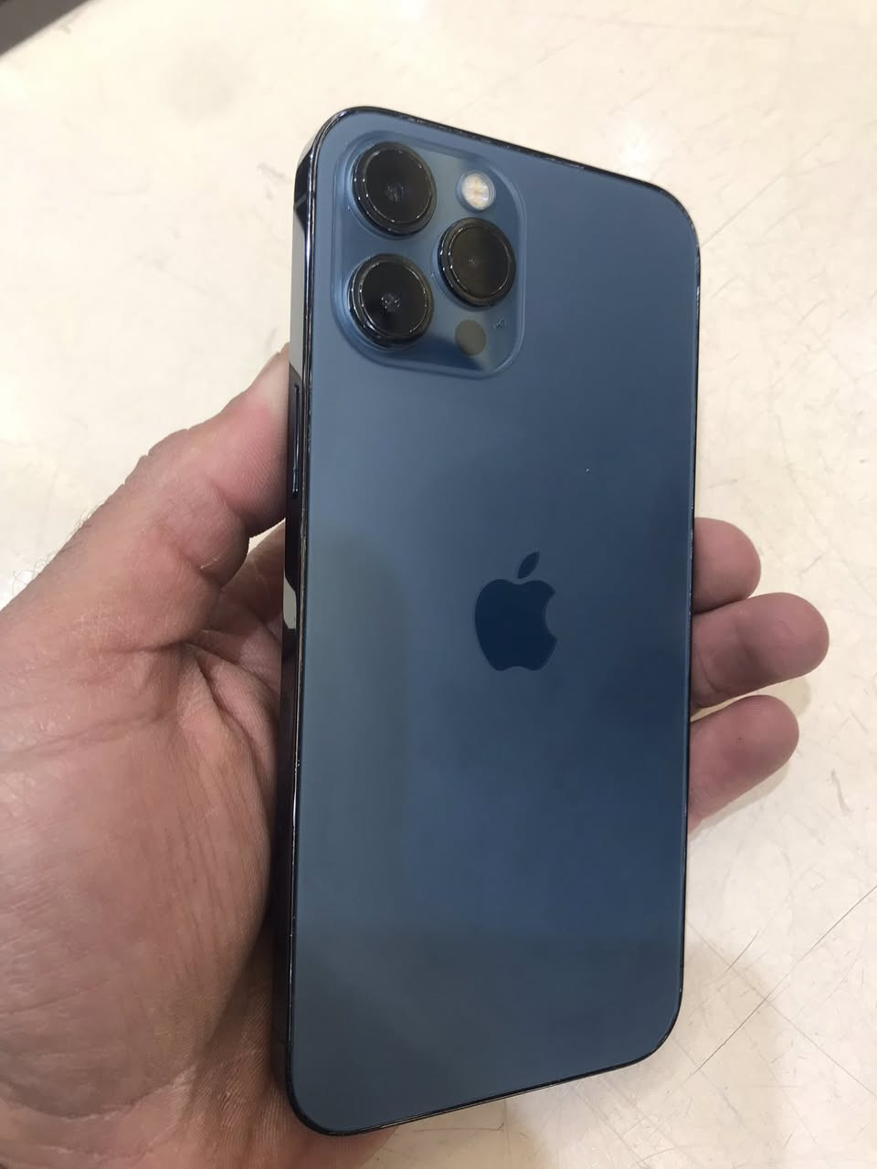 12برو ماكس  امريكي  كاتونتة ويا فقط ذاكرة 256  بطارية 80 ممعلاية   مبدل ضهر اصلي   اصلي  جهاز كلة بلادية سعر 450 وبي مجال مكاني بغداد الغزالية ***********
